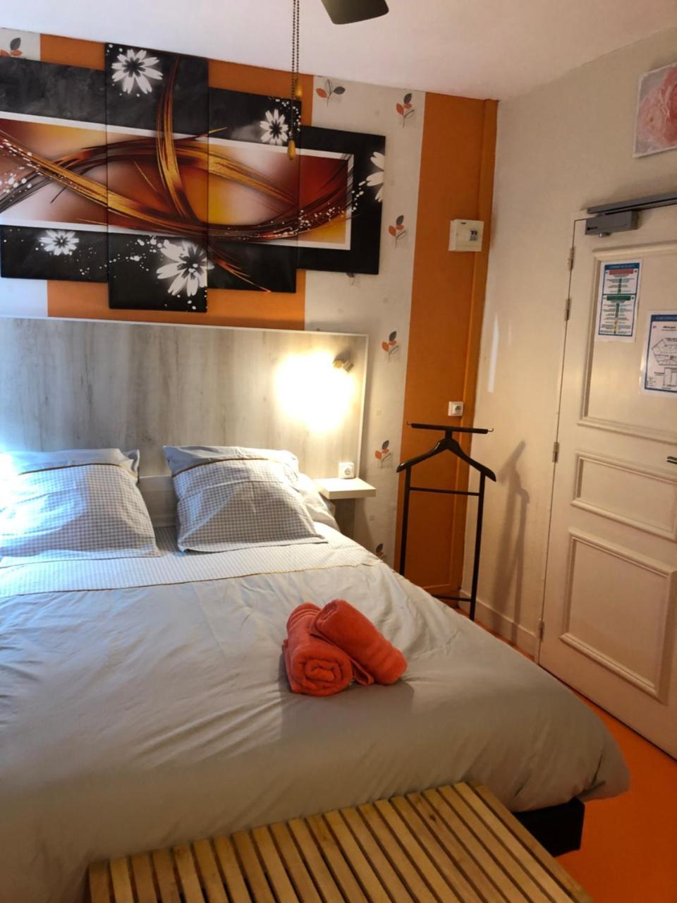 Hotel Des Remparts Villeneuve-sur-Lot Exterior foto